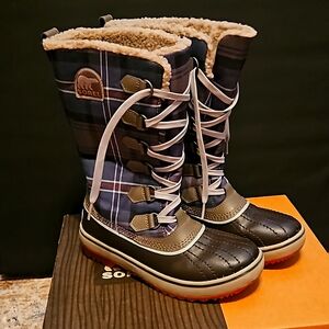 Sorel Trivoli High Snow/Winter Boots with box WATERPROOF Women's Size 6